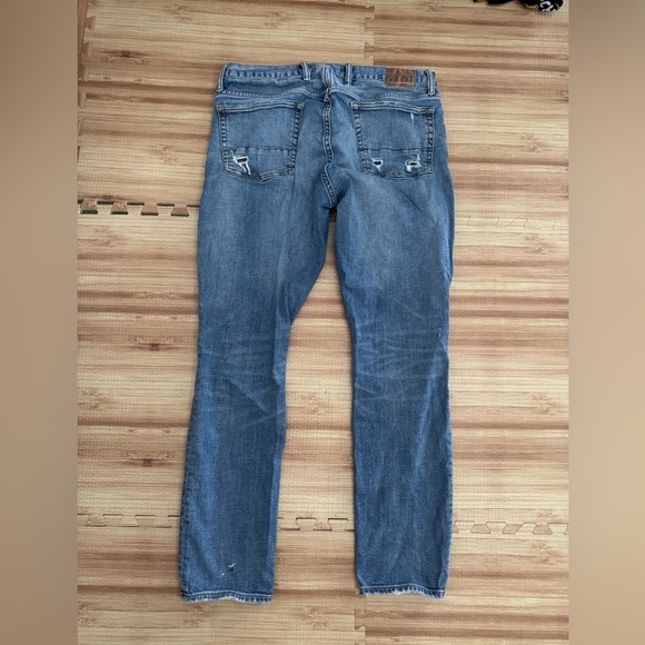 MENS GAP DENIM (RIPPED DETAIL) - Picture 4 of 5